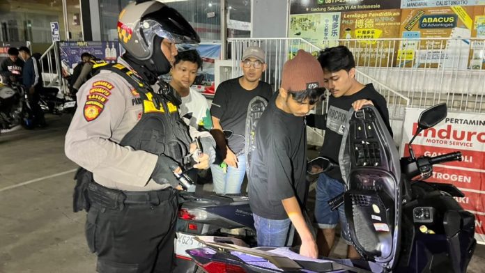Patroli menggunakan kendaraan roda dua Polda Kepri Patroli menggunakan kendaraan roda dua Polda Kepri