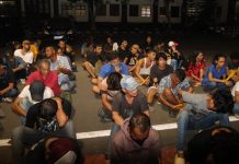 Polda Kepri Sisir Kampung Madani Temukan Sajam dan 61 Orang Positif Narkoba Polda Kepri Sisir Kampung Madani Temukan Sajam dan 61 Orang Positif Narkoba