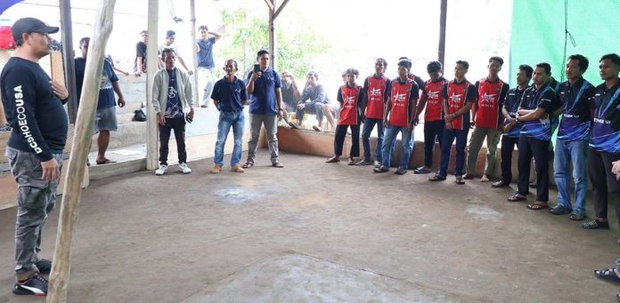 Sekda Anambas Hadiri Penutupan Turnamen Persahabatan Gasing Antar-Desa di Pesisir Timur Sekda Anambas Hadiri Penutupan Turnamen Persahabatan Gasing Antar-Desa di Pesisir Timur