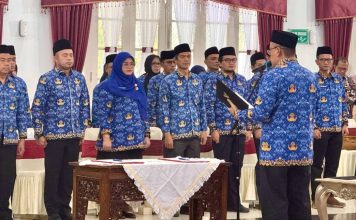 Lantik 33 Pejabat, Sekda Sumbar Tekankan Pentingnya Kompetensi dan Etika Birokrasi Sekretaris Daerah Provinsi Sumatera Barat Arry Yuswandi