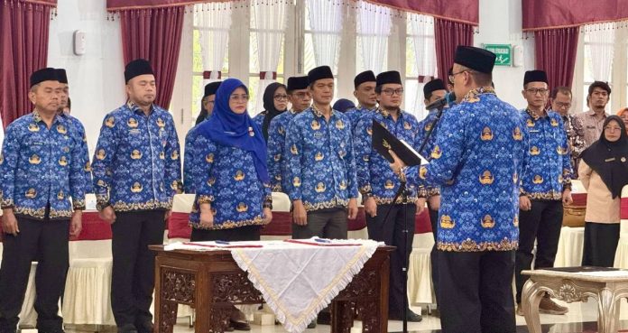 Sekretaris Daerah Provinsi Sumatera Barat Arry Yuswandi Sekretaris Daerah Provinsi Sumatera Barat Arry Yuswandi