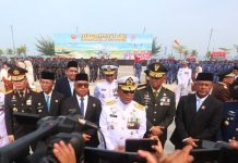 Wakapolda Kepri Brigjen Pol Anom Wibowo Hadiri Upacara HUT ke-81 TNI di Tanjungpinang Wakapolda Kepri Brigjen Pol Anom Wibowo Hadiri Upacara HUT ke-81 TNI di Tanjungpinang