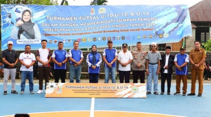 Wakil Bupati Lingga menghadiri pembukaan Turnamen Futsal kategori usia rebut Piala Ketua DPRD Kabupaten Lingga Wakil Bupati Lingga menghadiri pembukaan Turnamen Futsal kategori usia rebut Piala Ketua DPRD Kabupaten Lingga