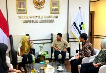 Terima Bupati Pasaman, Wamenkop Farida Dorong KDKMP Jadi Motor Penggerak Ekonomi Nagari Wakil Menteri Koperasi RI, Farida Farichah, menerima audiensi Bupati Pasaman, Welly Suhery, di Kantor Kemenkop