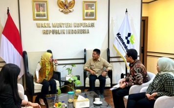 Terima Bupati Pasaman, Wamenkop Farida Dorong KDKMP Jadi Motor Penggerak Ekonomi Nagari Wakil Menteri Koperasi RI, Farida Farichah, menerima audiensi Bupati Pasaman, Welly Suhery, di Kantor Kemenkop