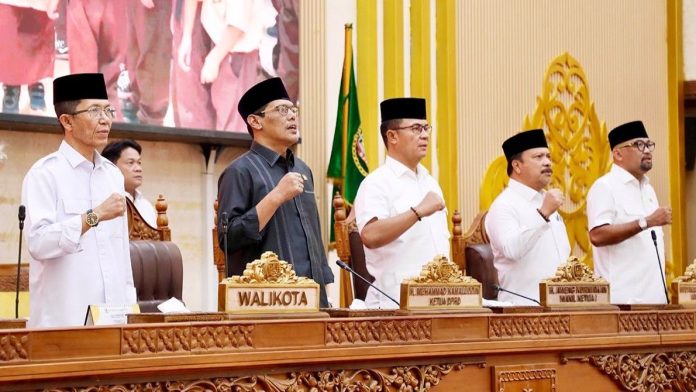 Wali Kota Amsakar Tegaskan APBD Batam 2027 Harus Berdampak bagi Masyarakat Wali Kota Amsakar Tegaskan APBD Batam 2027 Harus Berdampak bagi Masyarakat