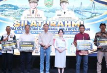 Warga Batu Ampar Apresiasi Layanan Air Bersih, Minta Drainase dan Jalan Rusak Dibenahi Warga Batu Ampar Apresiasi Layanan Air Bersih, Minta Drainase dan Jalan Rusak Dibenahi