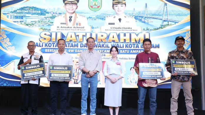 Warga Batu Ampar Apresiasi Layanan Air Bersih, Minta Drainase dan Jalan Rusak Dibenahi Warga Batu Ampar Apresiasi Layanan Air Bersih, Minta Drainase dan Jalan Rusak Dibenahi